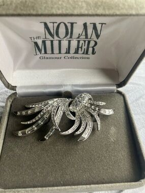 Vintage Nolan Miller Silver Crystal Winged Burst Brooch In Original Box